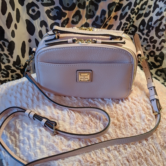 dooney and bourke ambler crossbody